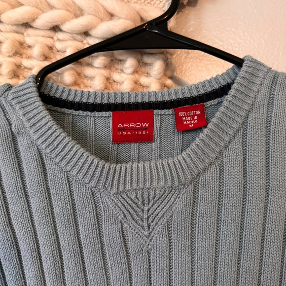 Sweater - Picture 3 of 3